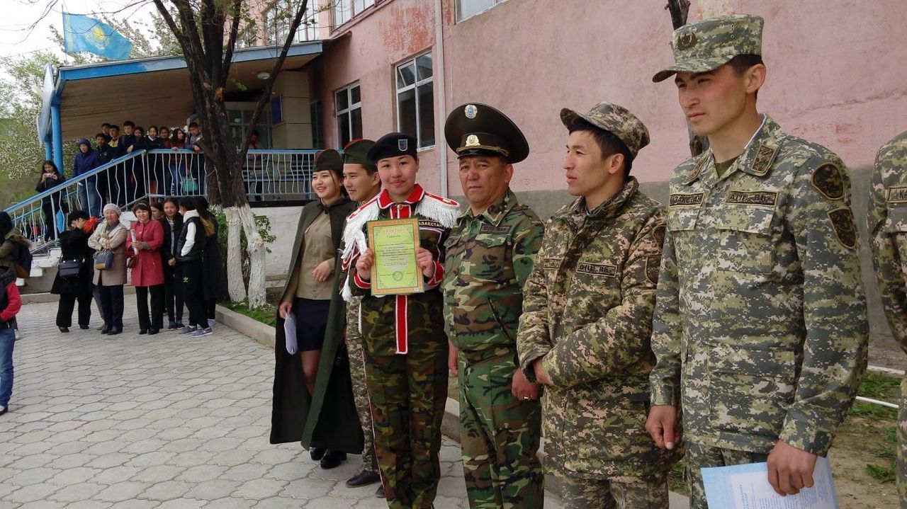 *Военно-патриотический конкурс «Айбын» на лучшую строевую подготовку, посвященный 7 мая – Дню защитника Отечества в Казахстане и 9 мая – Дню Победы.</strong></p>